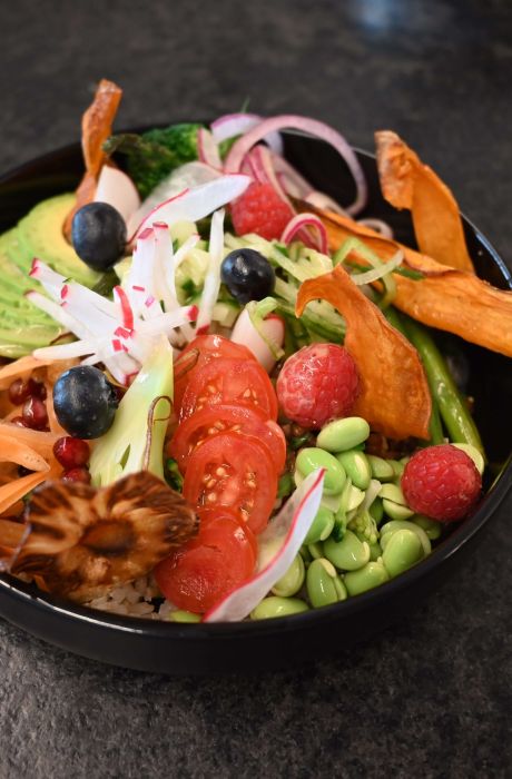 frank-lebensmittel-erleben-kochkurs-saalfelden-bowl-gesundes-essen-frische-zutaten-vegan-vitaminreich