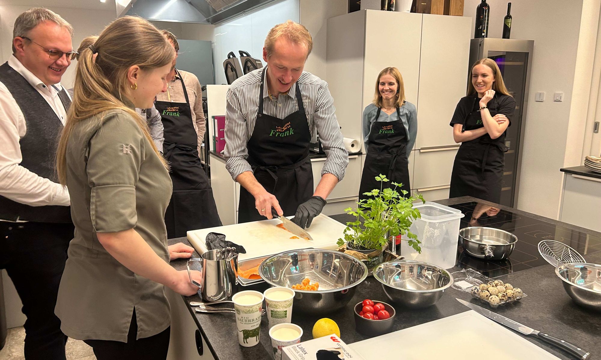 frank-lebensmittel-erleben-kochkurs-saalfelden-kochschule-gemeinsam-kochen-genuss-erlebnis